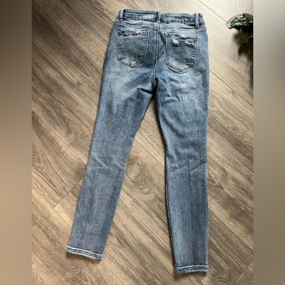 Disclosure distressed high waisted skinny jeans. Size 9 - Picture 3 of 10
